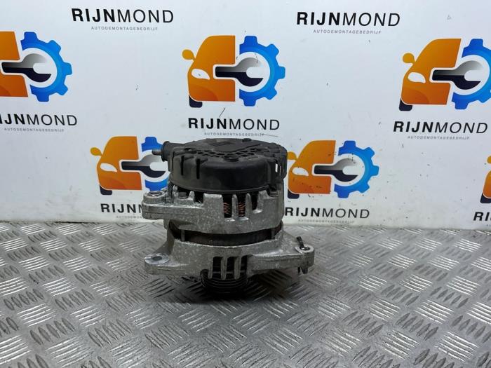 Dynamo van een Hyundai i40 CW (VFC) 1.7 CRDi 16V 2014