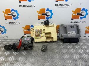 Gebruikte Kontaktslot + computer Hyundai i40 CW (VFC) 1.7 CRDi 16V Prijs op aanvraag aangeboden door Autodemontage Rijnmond BV