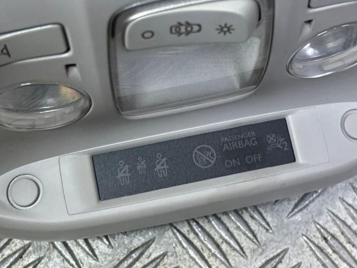 Binnenverlichting voor van een Peugeot Expert (V1/VA/VB/VE/VF/VT/VY) 2.0 Blue HDi 120 16V 2020