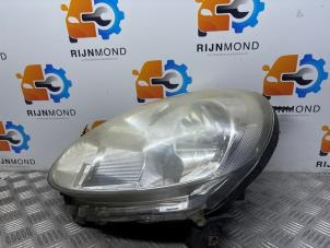 Gebruikte Koplamp links Nissan Micra (K13) 1.2 12V Prijs € 79,99 Margeregeling aangeboden door Autodemontage Rijnmond BV