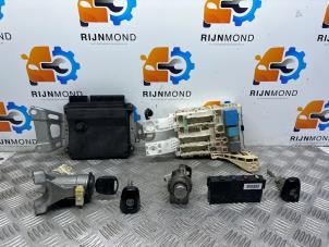 Gebruikte Kontaktslot + computer Toyota Yaris II (P9) 1.3 16V VVT-i Prijs op aanvraag aangeboden door Autodemontage Rijnmond BV