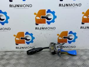 Gebruikte Combischakelaar Stuurkolom Mercedes B (W245) 2.0 B-200 16V Prijs € 44,99 Margeregeling aangeboden door Autodemontage Rijnmond BV