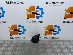 Gebruikte Radiobediening Stuur Volkswagen Polo V (6R) 1.2 TDI 12V BlueMotion Prijs € 19,99 Margeregeling aangeboden door Autodemontage Rijnmond BV