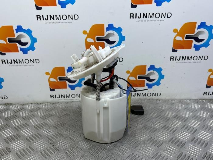 Gebruikte Tank element Pomp Mercedes C Estate (S205) C-180 1.6 16V BlueEfficiency Prijs € 80,00 Margeregeling aangeboden door Autodemontage Rijnmond BV