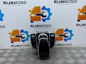 Gebruikte MMI schakelaar Mercedes C Estate (S205) C-180 1.6 16V BlueEfficiency Prijs € 100,00 Margeregeling aangeboden door Autodemontage Rijnmond BV