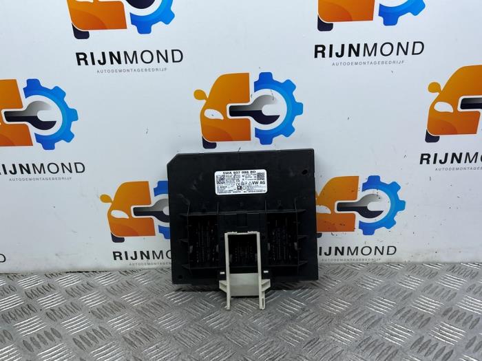 Gebruikte Module Bodycontrol Volkswagen Golf VIII (CD1) 1.5 TSI 16V Prijs € 211,75 Inclusief btw aangeboden door Autodemontage Rijnmond BV