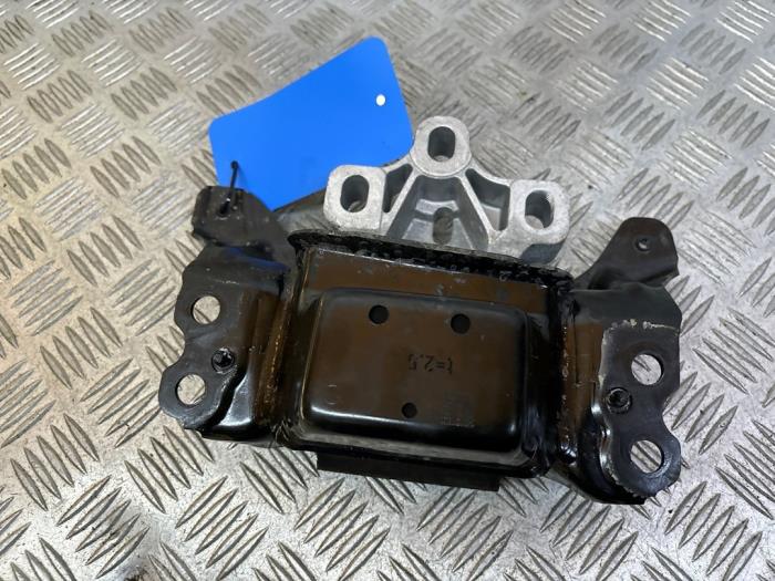 Gebruikte Motorrubber Volkswagen Golf VIII (CD1) 1.5 TSI 16V Prijs € 30,25 Inclusief btw aangeboden door Autodemontage Rijnmond BV