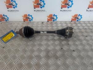 Gebruikte Aandrijfas links-voor Volkswagen Golf VIII (CD1) 1.5 TSI 16V Prijs € 151,25 Inclusief btw aangeboden door Autodemontage Rijnmond BV