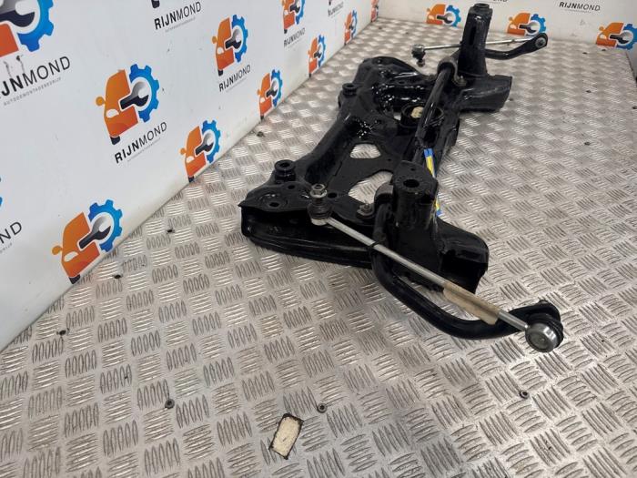 Subframe van een Volkswagen Golf VIII (CD1) 1.5 TSI 16V 2024