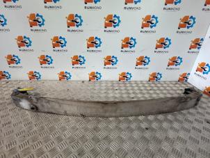 Gebruikte Bumperbalk voor Mercedes B (W246) 1.8 B-180 CDI BlueEFFICIENCY 16V Prijs € 121,00 Inclusief btw aangeboden door Autodemontage Rijnmond BV