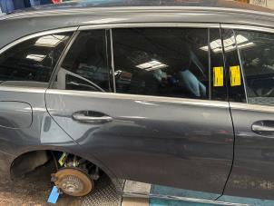 Gebruikte Deur 4Deurs rechts-achter Mercedes C Estate (S205) C-180 1.6 16V BlueEfficiency Prijs € 450,00 Margeregeling aangeboden door Autodemontage Rijnmond BV