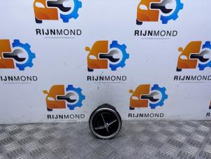 Gebruikte Luchtrooster Dashboard Mercedes B (W246) 1.8 B-180 CDI BlueEFFICIENCY 16V Prijs € 24,19 Inclusief btw aangeboden door Autodemontage Rijnmond BV