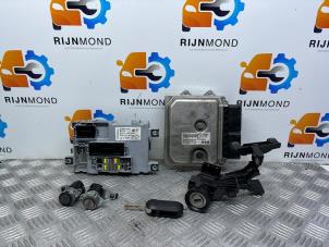 Gebruikte Kontaktslot + computer Fiat Fiorino (225) 1.3 D 16V Multijet 80 Prijs op aanvraag aangeboden door Autodemontage Rijnmond BV