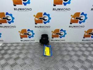 Gebruikte Luchtmassameter BMW 1 serie (F21) 116d 1.5 12V TwinPower Prijs € 36,29 Inclusief btw aangeboden door Autodemontage Rijnmond BV