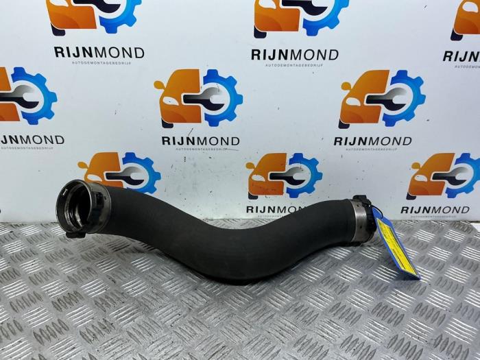 Gebruikte Intercooler Slang BMW 1 serie (F21) 116d 1.5 12V TwinPower Prijs € 30,24 Inclusief btw aangeboden door Autodemontage Rijnmond BV