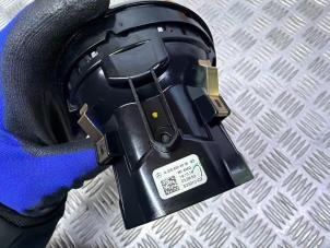 Gebruikte Luchtrooster Dashboard Mercedes C Estate AMG (S205) C-63 AMG 4.0 V8 Biturbo Prijs € 34,99 Margeregeling aangeboden door Autodemontage Rijnmond BV