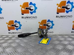 Gebruikte Pinker Schakelaar Mercedes C (W203) 1.8 C-180K 16V Prijs € 49,95 Margeregeling aangeboden door Autodemontage Rijnmond BV