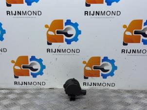 Gebruikte Watercirculatiepomp Renault Grand Scénic III (JZ) 1.4 16V TCe 130 Prijs op aanvraag aangeboden door Autodemontage Rijnmond BV