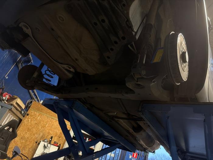 Achteras voorwielaandrijving van een Seat Arona (KJX) 1.0 TSI 12V 2021