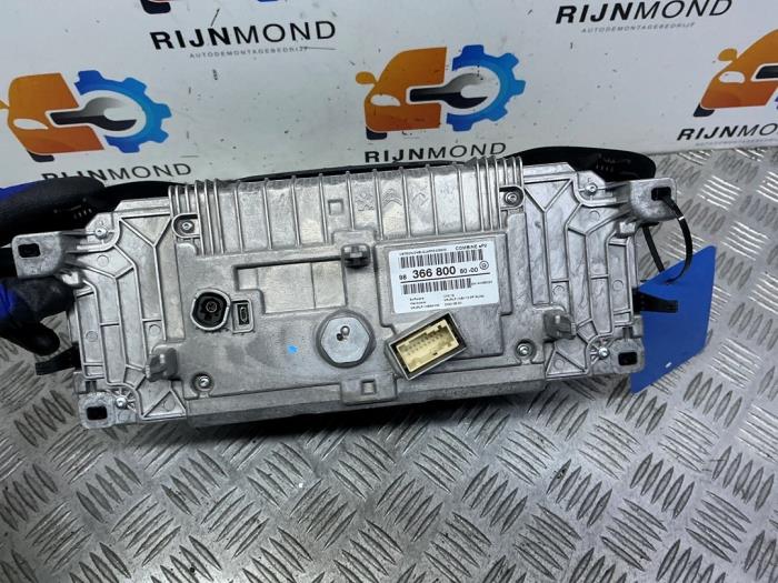 Kilometerteller KM van een Peugeot 208 II (UB/UH/UP) 1.2 Vti 12V PureTech 100 2020