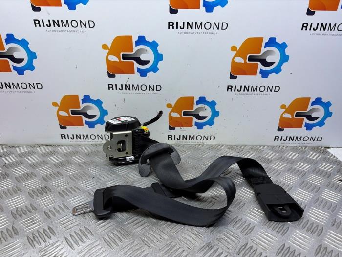 Veiligheidsgordel links-voor van een Peugeot 208 II (UB/UH/UP) 1.2 Vti 12V PureTech 100 2020