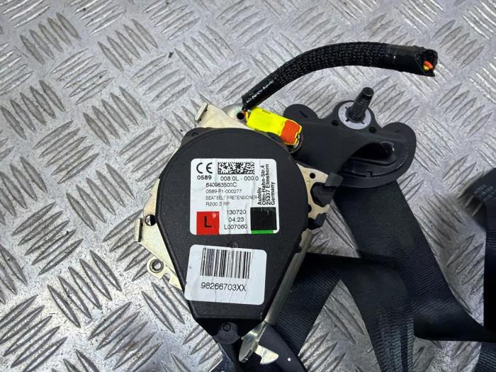 Veiligheidsgordel links-voor van een Peugeot 208 II (UB/UH/UP) 1.2 Vti 12V PureTech 100 2020