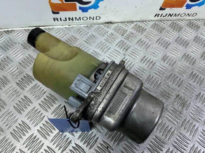 Gebruikte Pomp Servo Volvo V50 (MW) 2.0 D 16V Prijs € 49,99 Margeregeling aangeboden door Autodemontage Rijnmond BV