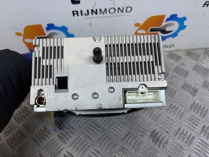 Radio CD Speler van een Chevrolet Spark (M300) 1.0 16V Bifuel 2011