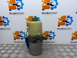 Gebruikte Servopomp Volkswagen Polo IV (9N1/2/3) 1.4 16V Prijs € 29,99 Margeregeling aangeboden door Autodemontage Rijnmond BV