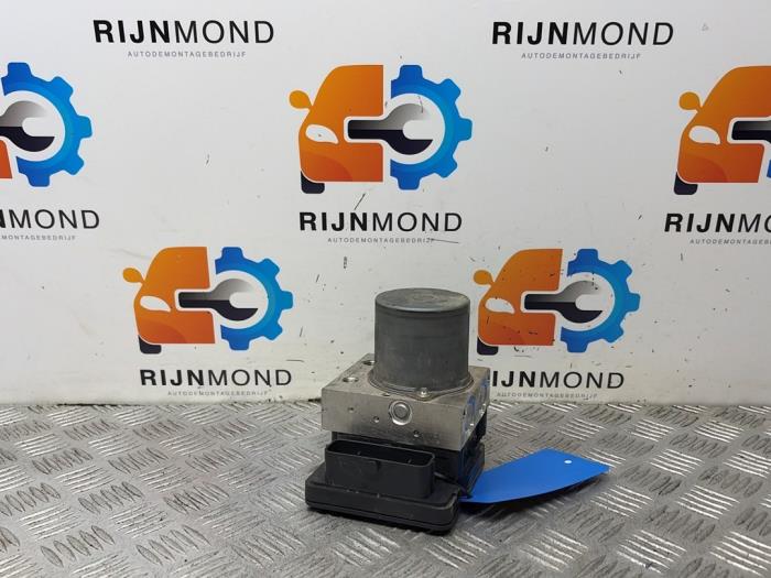 ABS Pomp van een Seat Arona (KJX) 1.0 TSI 12V 2021