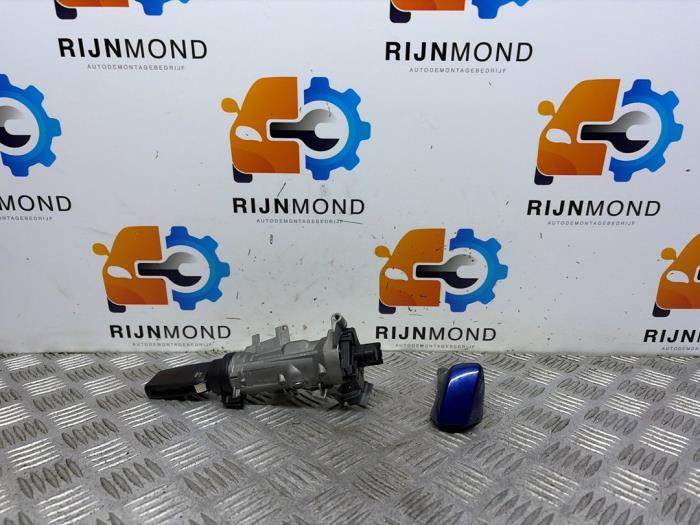 Sleutel+Contactslot van een Seat Arona (KJX) 1.0 TSI 12V 2021
