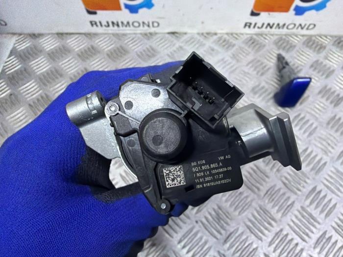 Sleutel+Contactslot van een Seat Arona (KJX) 1.0 TSI 12V 2021