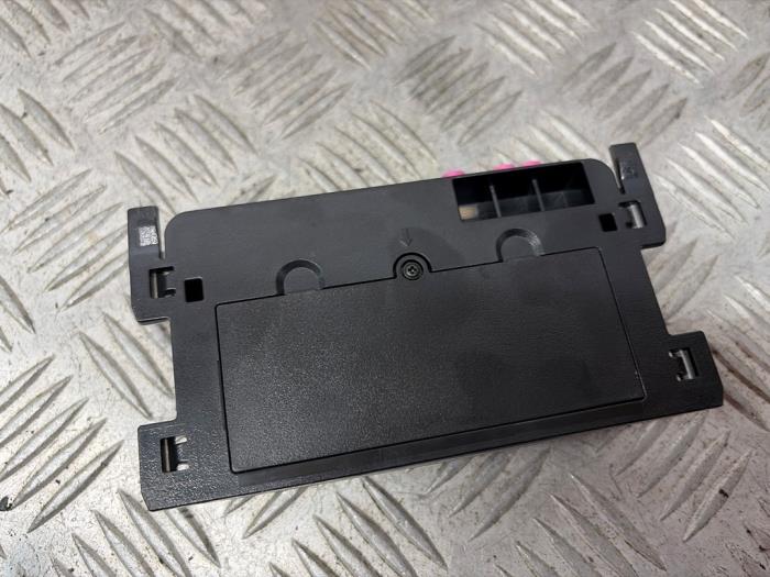 WiFi module van een Seat Arona (KJX) 1.0 TSI 12V 2021