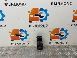 Gebruikte Ruit schakelaar elektrisch Seat Arona (KJX) 1.0 TSI 12V Prijs € 30,24 Inclusief btw aangeboden door Autodemontage Rijnmond BV