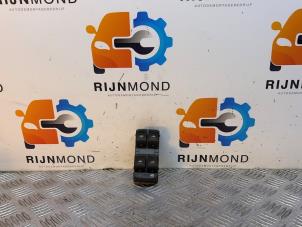 Gebruikte Schakelaar Elektrisch Raam Audi A1 Sportback (8XA/8XF) 1.6 TDI 16V Prijs € 24,19 Inclusief btw aangeboden door Autodemontage Rijnmond BV
