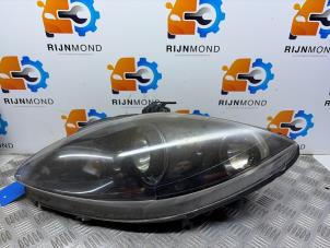 Gebruikte Koplamp links Seat Leon (1P1) 2.0 TFSI 16V Prijs € 300,00 Margeregeling aangeboden door Autodemontage Rijnmond BV