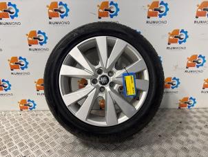 Gebruikte Velg + Band Seat Arona (KJX) 1.0 TSI 12V Prijs op aanvraag aangeboden door Autodemontage Rijnmond BV