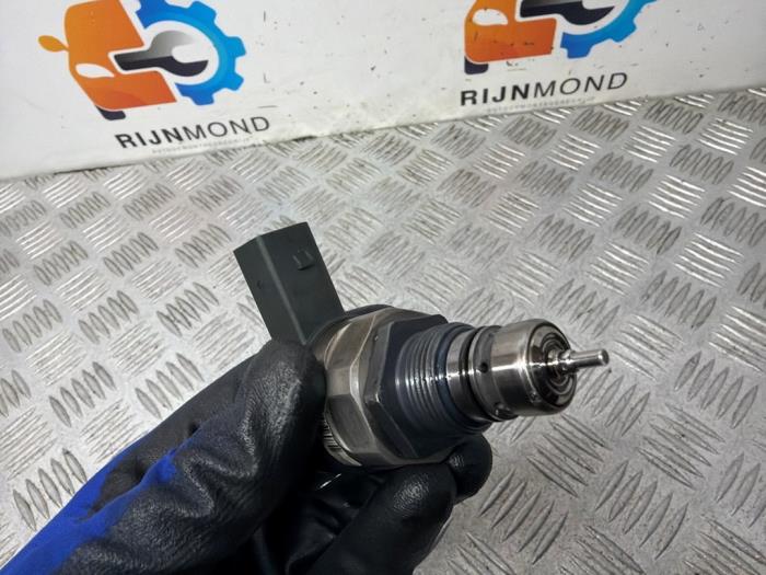 Brandstofdruk sensor van een BMW 5 serie (G30) 530d 3.0 TwinPower Turbo 24V 2018