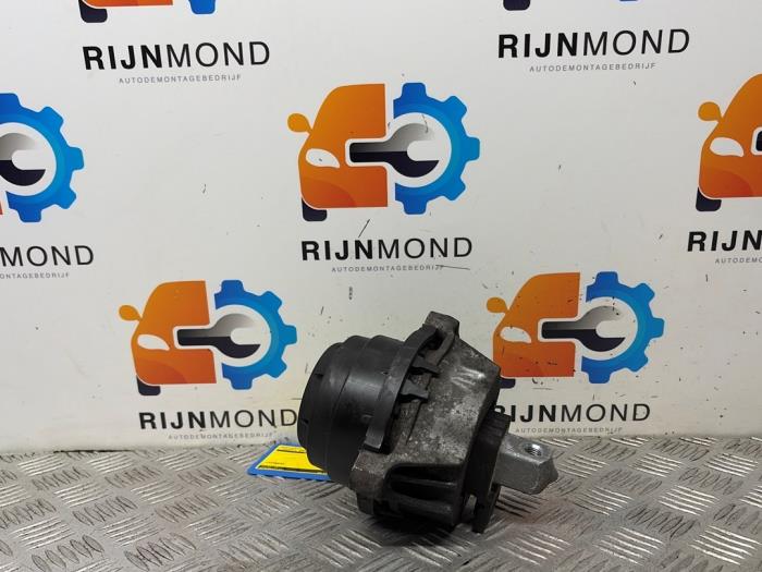 Gebruikte Motorsteun BMW 5 serie (G30) 530d 3.0 TwinPower Turbo 24V Prijs € 60,50 Inclusief btw aangeboden door Autodemontage Rijnmond BV