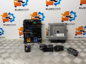 Gebruikte Kontaktslot + computer Opel Crossland (X) 1.2 Turbo 12V Prijs op aanvraag aangeboden door Autodemontage Rijnmond BV