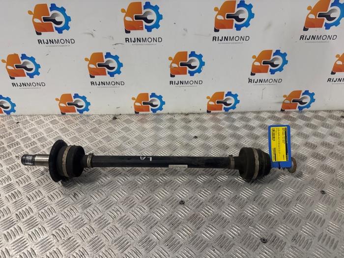 Gebruikte Aandrijfas links-achter BMW 5 serie (G30) 530d 3.0 TwinPower Turbo 24V Prijs op aanvraag aangeboden door Autodemontage Rijnmond BV