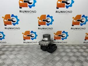 Gebruikte ABS Pomp Opel Crossland (X) 1.2 Turbo 12V Prijs € 49,99 Margeregeling aangeboden door Autodemontage Rijnmond BV