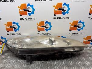 Gebruikte Rechter Koplamp Peugeot 407 (6D) 1.8 16V Prijs € 39,99 Margeregeling aangeboden door Autodemontage Rijnmond BV