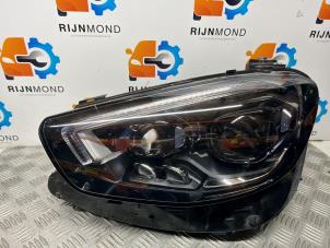 Gebruikte Linker Koplamp Mercedes E (W213) E-200 EQ Boost 2.0 Turbo 16V Prijs € 849,99 Margeregeling aangeboden door Autodemontage Rijnmond BV