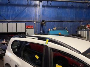 Gebruikte Dakrail rechts Dacia Jogger 1.0 TCe 100 Bi-Fuel , ECO-G 12V Prijs op aanvraag aangeboden door Autodemontage Rijnmond BV