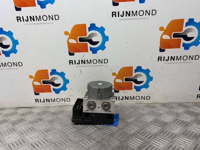Gebruikte ABS Pomp Ford Focus 3 1.0 Ti-VCT EcoBoost 12V 100 Prijs € 223,85 Inclusief btw aangeboden door Autodemontage Rijnmond BV