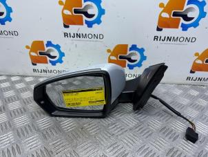 Gebruikte Spiegel Buiten links Volkswagen Polo VI (AW1) 1.0 TSI 12V Prijs € 99,99 Margeregeling aangeboden door Autodemontage Rijnmond BV