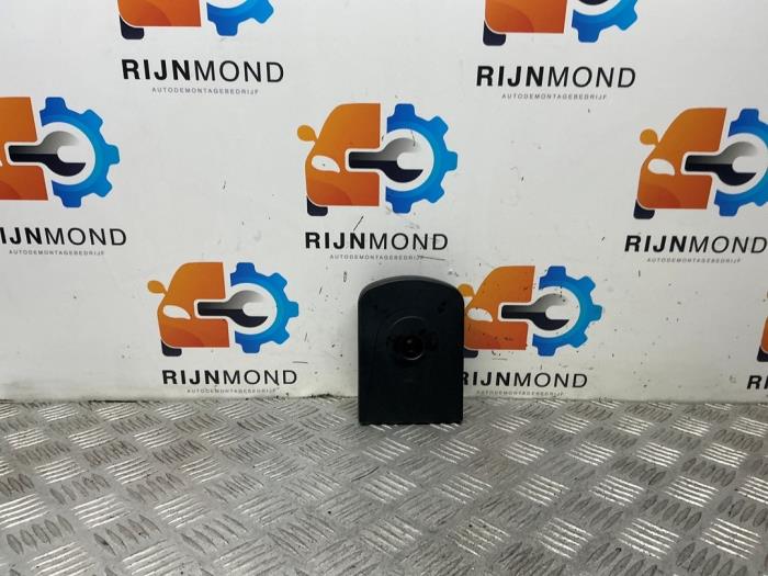 Gebruikte Telefoon Module Ford Focus 3 1.0 Ti-VCT EcoBoost 12V 100 Prijs € 99,99 Margeregeling aangeboden door Autodemontage Rijnmond BV