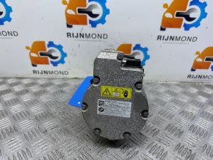 Gebruikte Pomp Airco BMW 5 serie (G30) 520e 2.0 Turbo 16V Prijs € 299,99 Margeregeling aangeboden door Autodemontage Rijnmond BV