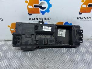 Gebruikte Zekeringkast Ford Transit Custom 2.2 TDCi 16V Prijs € 19,99 Margeregeling aangeboden door Autodemontage Rijnmond BV